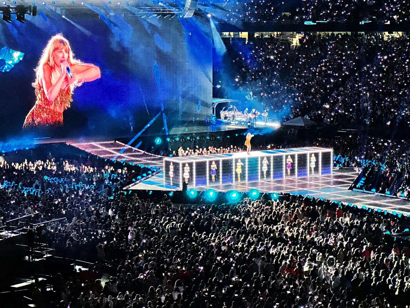 Taylor Swift’s Tour Is a Billion-Dollar MBA Case Study in Disguise